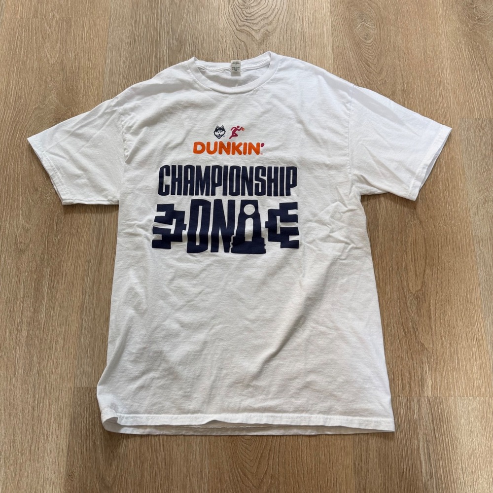 Fruit of the Loom UConn Huskies T-Shirt Women M White Dunkin Championship DNA